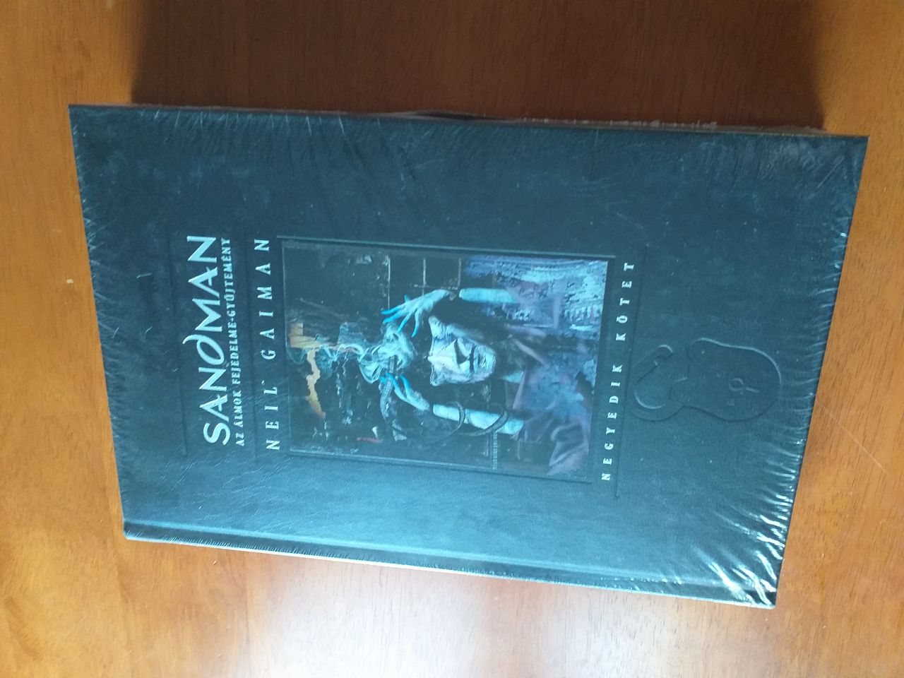LIMITÁLT VÁLTOZAT Neil Gaiman: Sandman - Az álmok fejedelme gyűjtemény 4. kötet keménytáblás képregény VÉDŐBORÍTÓ NÉLKÜLI UTOLSÓ DARAB